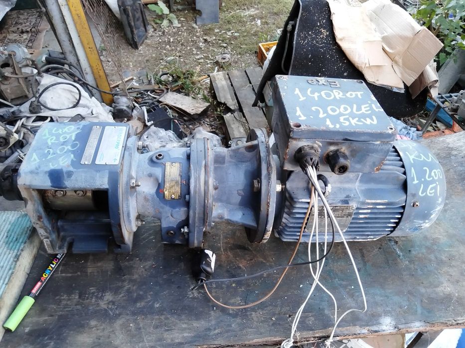 Motor electric cu reductor săpat fântâni forat