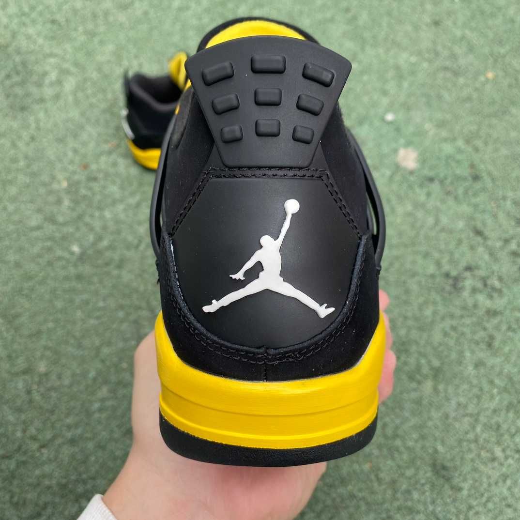 Adidasi Jordan 4 "Thunder" - Toate Marimile