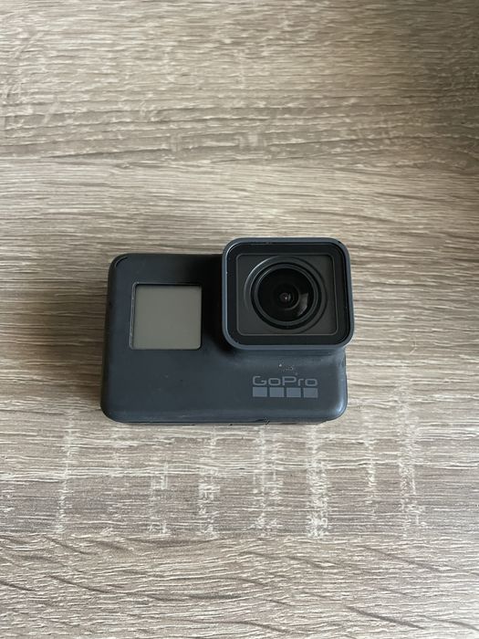 Gopro Hero 5, 2 baterii, multiple accesorii