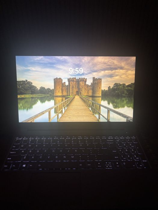 Vând Laptop Yoga