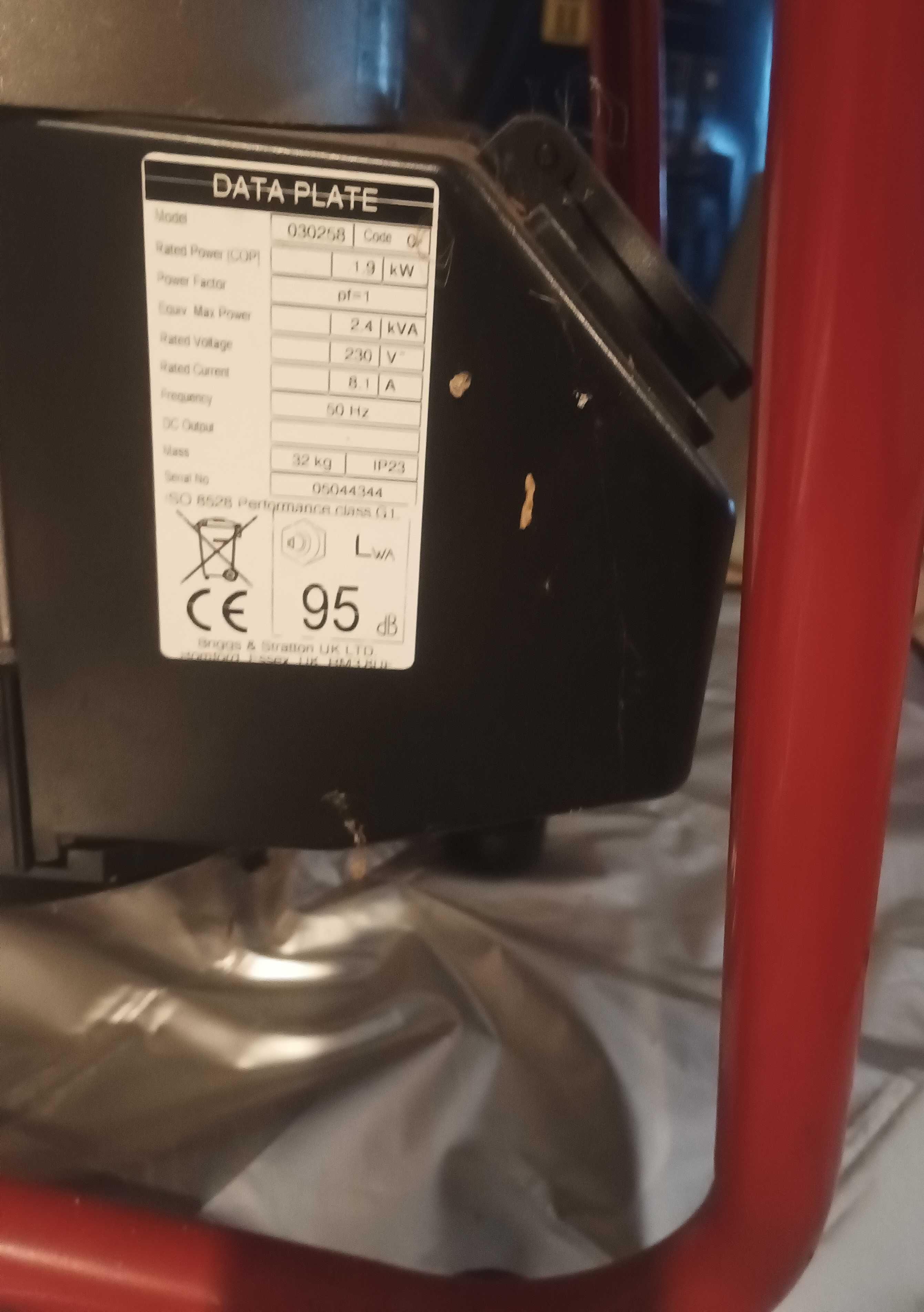 Generator Briggs & Stratton 2,4 KVA portabil benzina nou