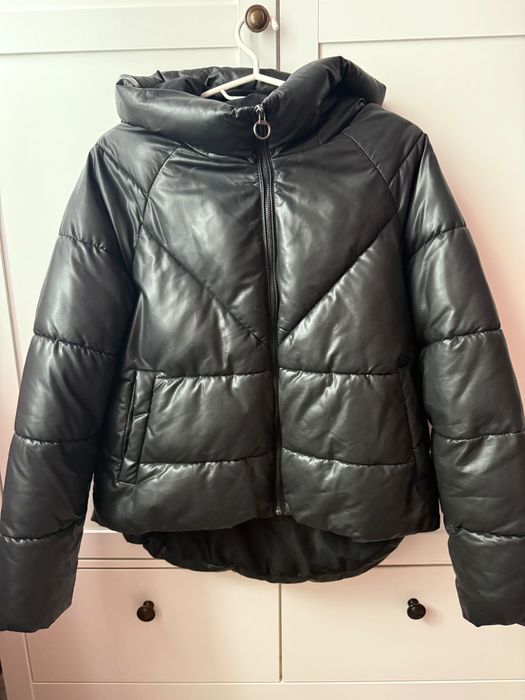 Продавам дебело зимно яке размер С