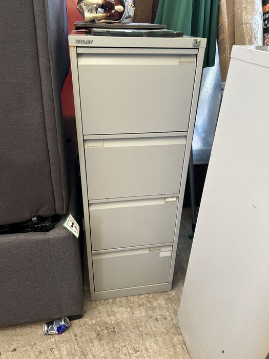 Dulap e metalice preț negociabil