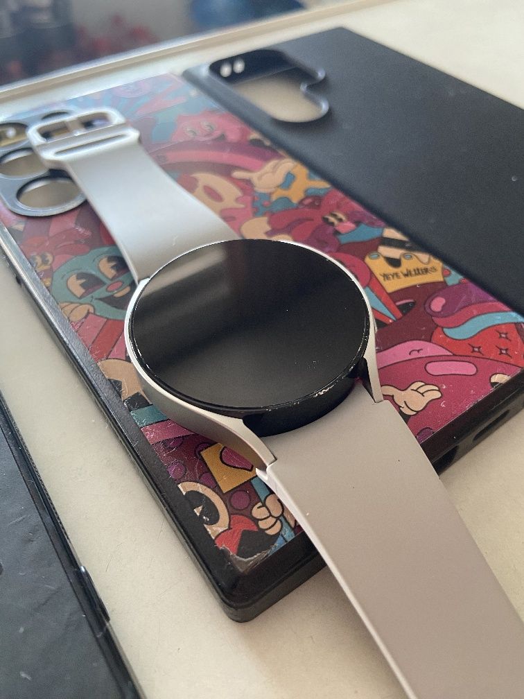 Samsung Galaxy S24 Ultra + Galaxy Watch 6 44mm