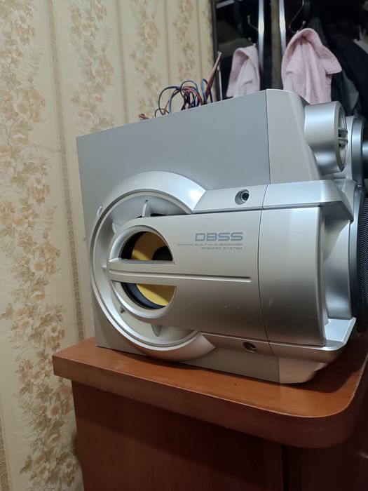 Продаю музыкальный центр SAMSUNG MAX-KJ730 в хорошем состоянии.