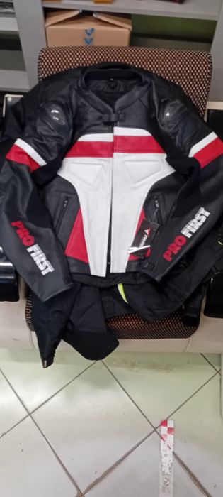 Geaca motor din piele cu protecții
