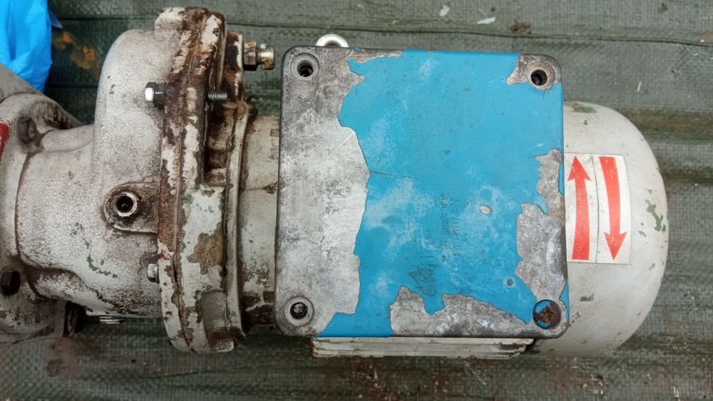 Motor trifazic cu reductor