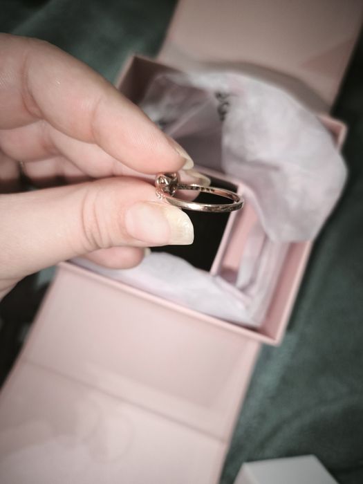 Inel cu inimioară Pandora rosegold
Placare din aur roz de la Pa