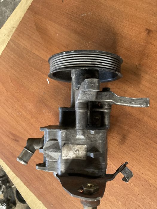 Bmw F10 3.0 d Хидравлична Помпа