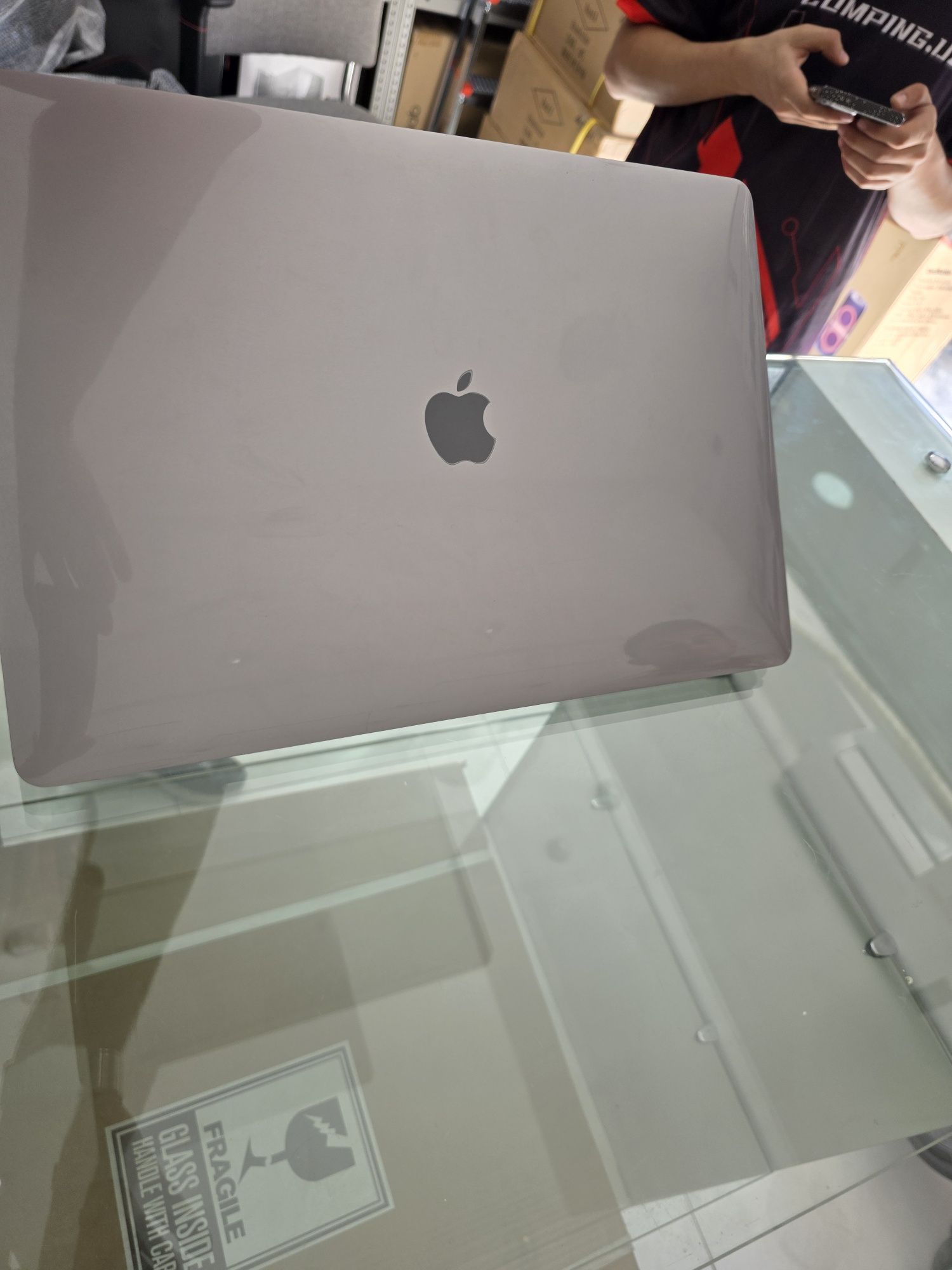Macbook pro 15 16/256