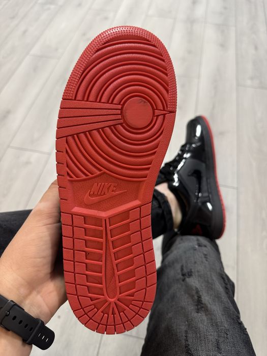 Adidasi Barbati Nike Jordan Negru & Rosu!