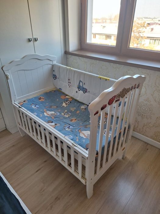 Bolalar mebeli sotiladi