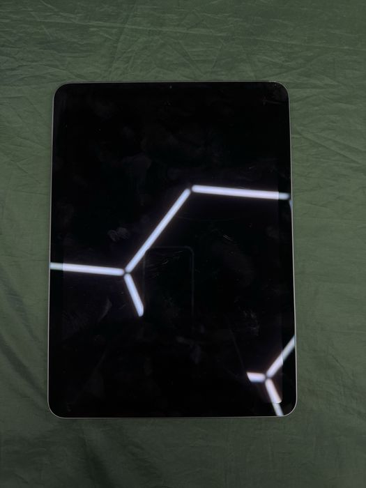 Продам ipad air (4 поколения) с клавиатурой