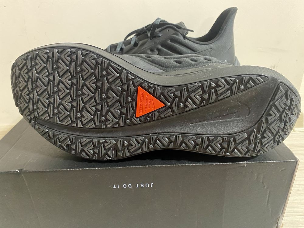 Nike Air Winnflo Shield