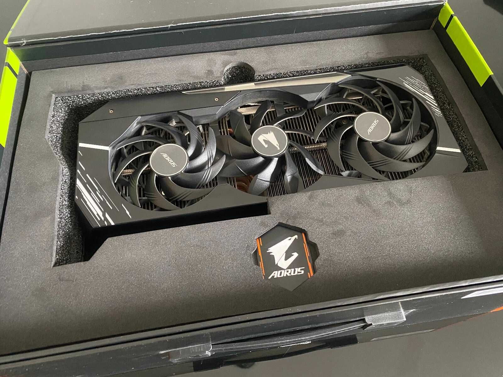 Placa video AORUS MASTER GeForce RTX 3080 de 10 GB GDDR6X pe 384bit