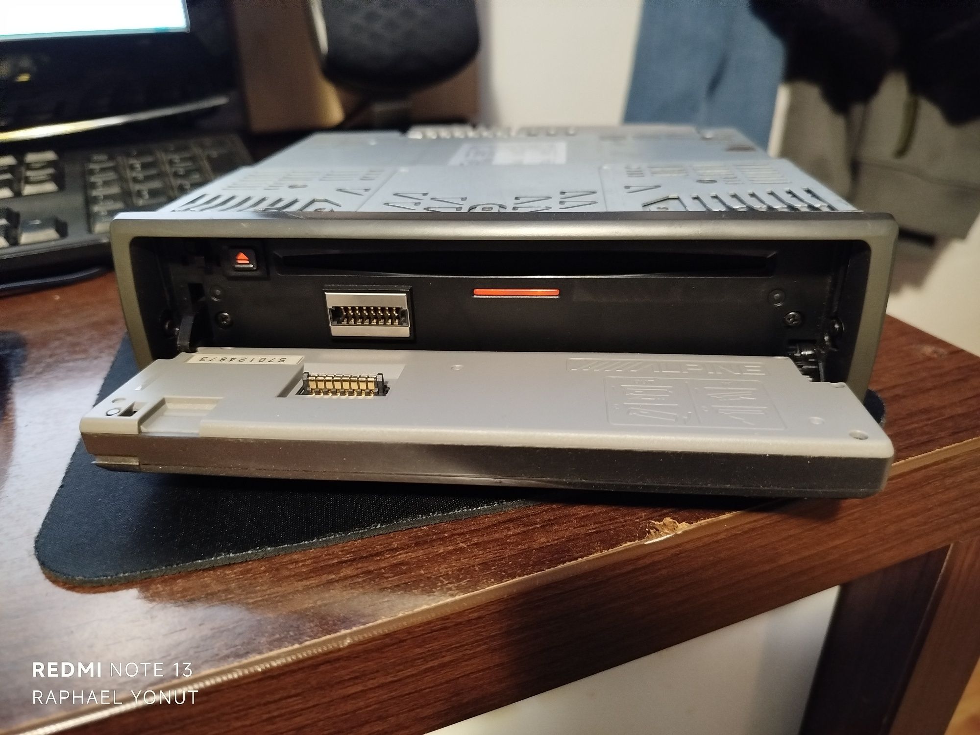 Cd player auto Alpine 9881rb nu Pioneer Kenwood Sony fără Bluetooth
