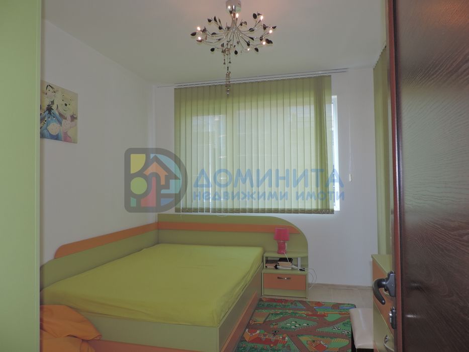 Обзаведен тристаен с паркомясто, гр. Приморско, 50м.от плажа