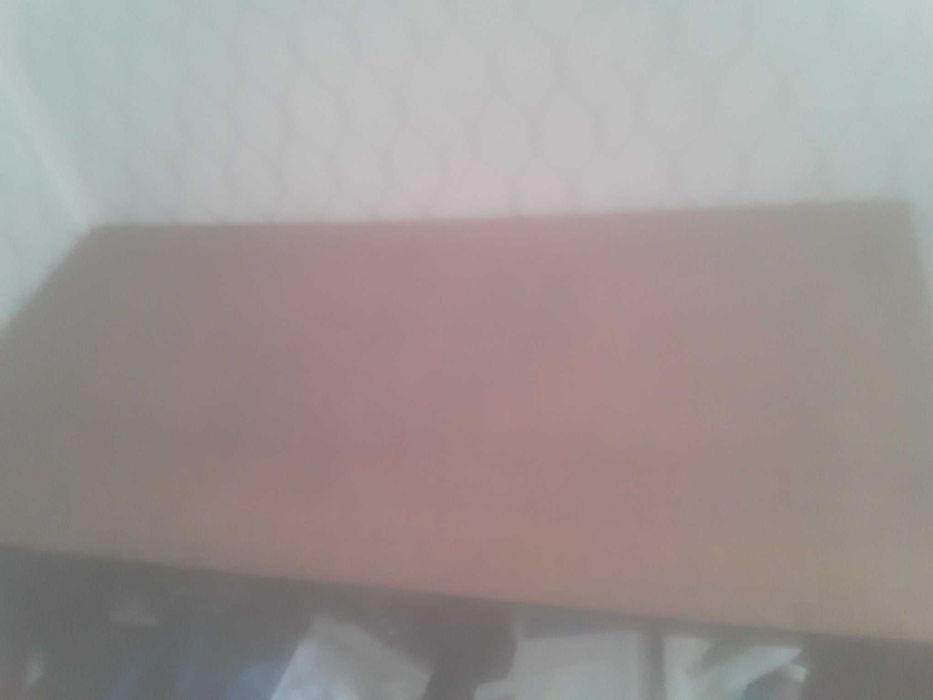 Кресло и журнальный столик