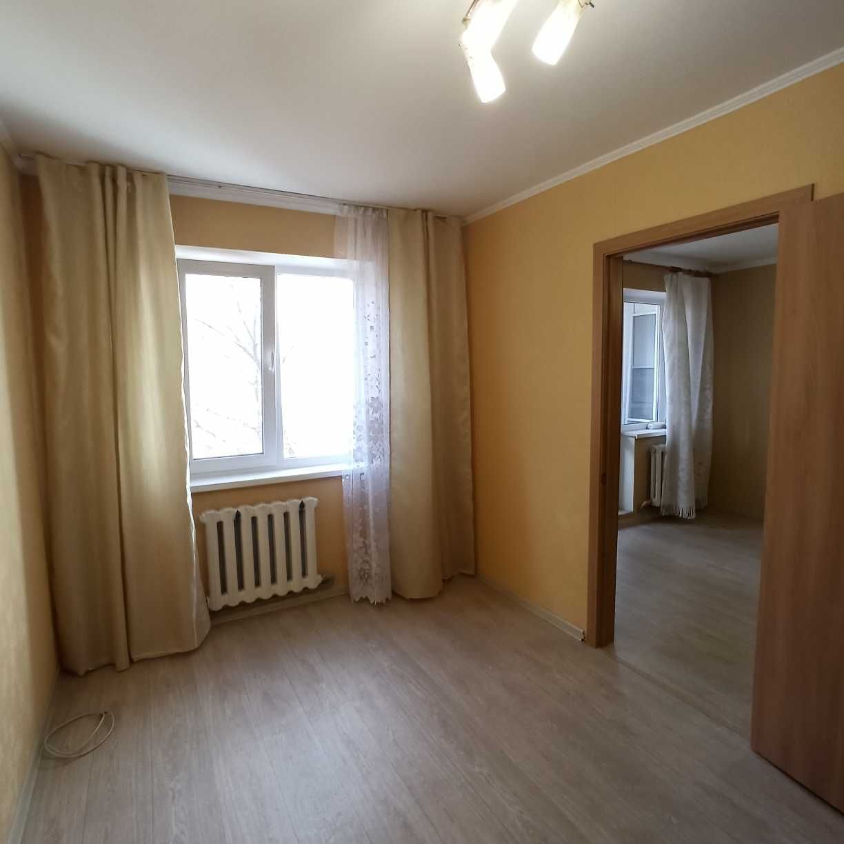 №1405 Продам 2 комнатную квартиру, 3 микрорайон, пр.Республики