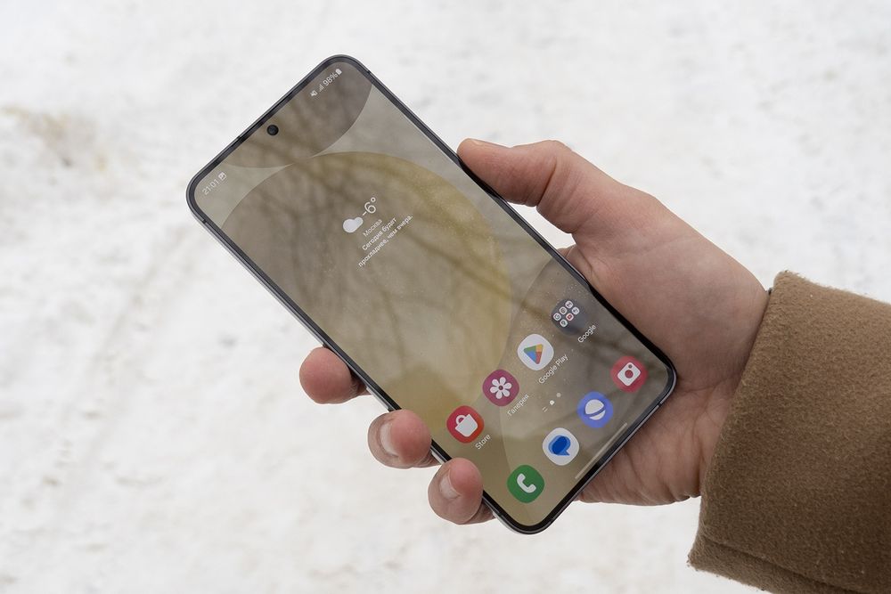 Samsung S24 FЕ в идеальном состоянии
