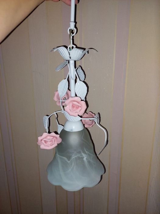 Люстра с розочками