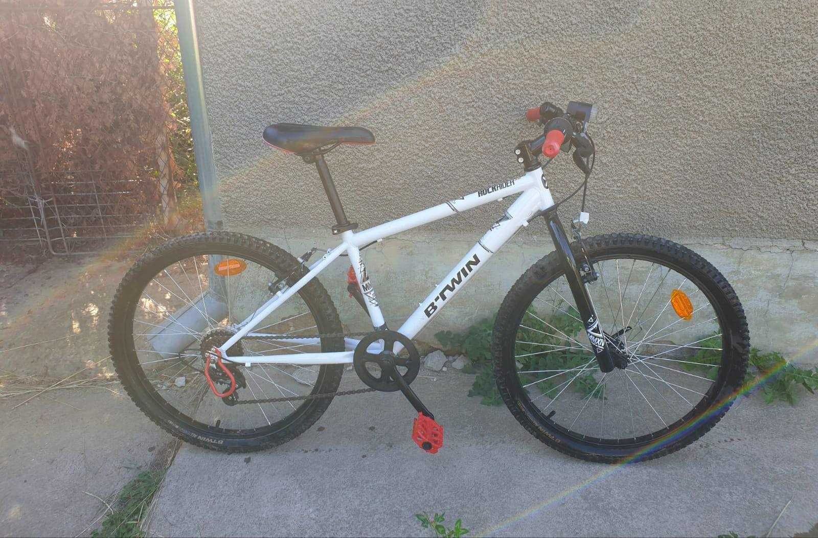 De vanzare bicicleta mountenbike aproape nou