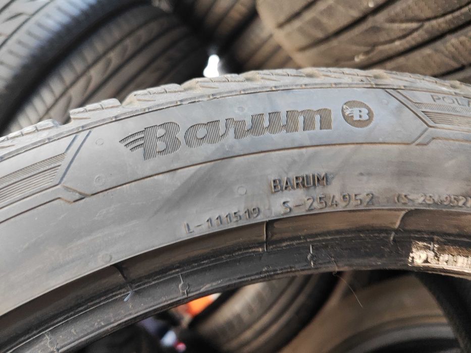 2бр.зимни гуми 225/40/18 Barum