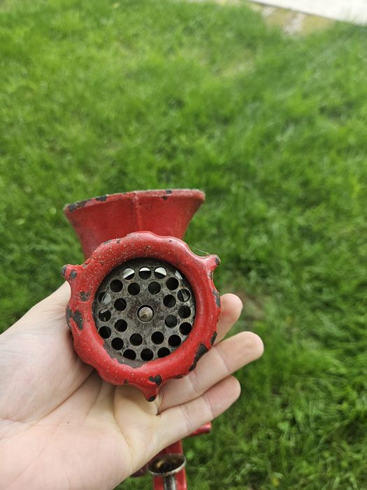 Vand 2 masini de tocat Vlahita si o masina de stors fructe