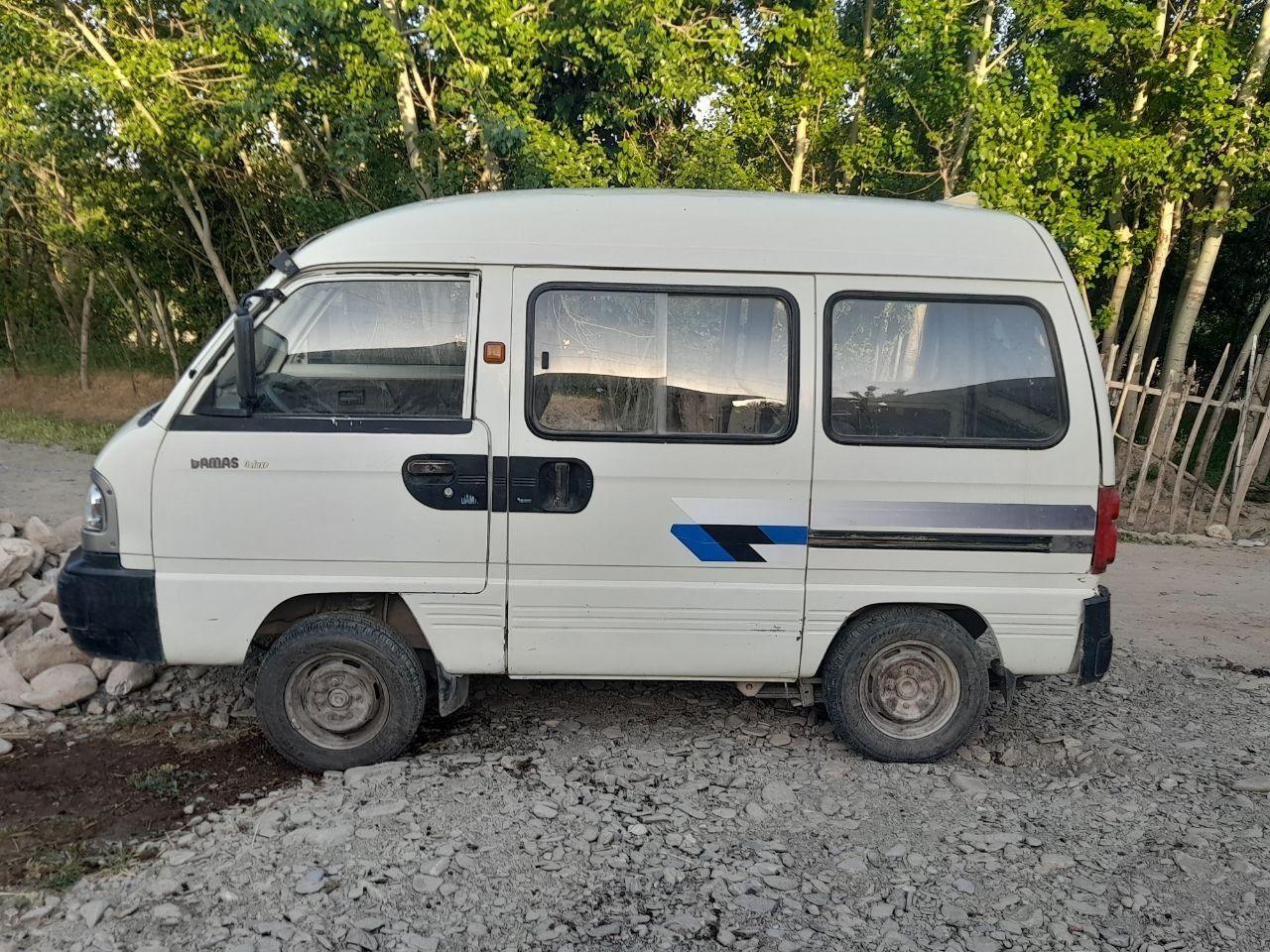 Damas mashinasi sotiladi