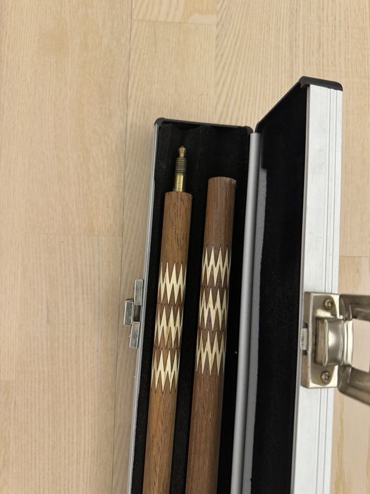 Трезсоставной бильярдный кии, с метпллическим кейсом, срстояние новое