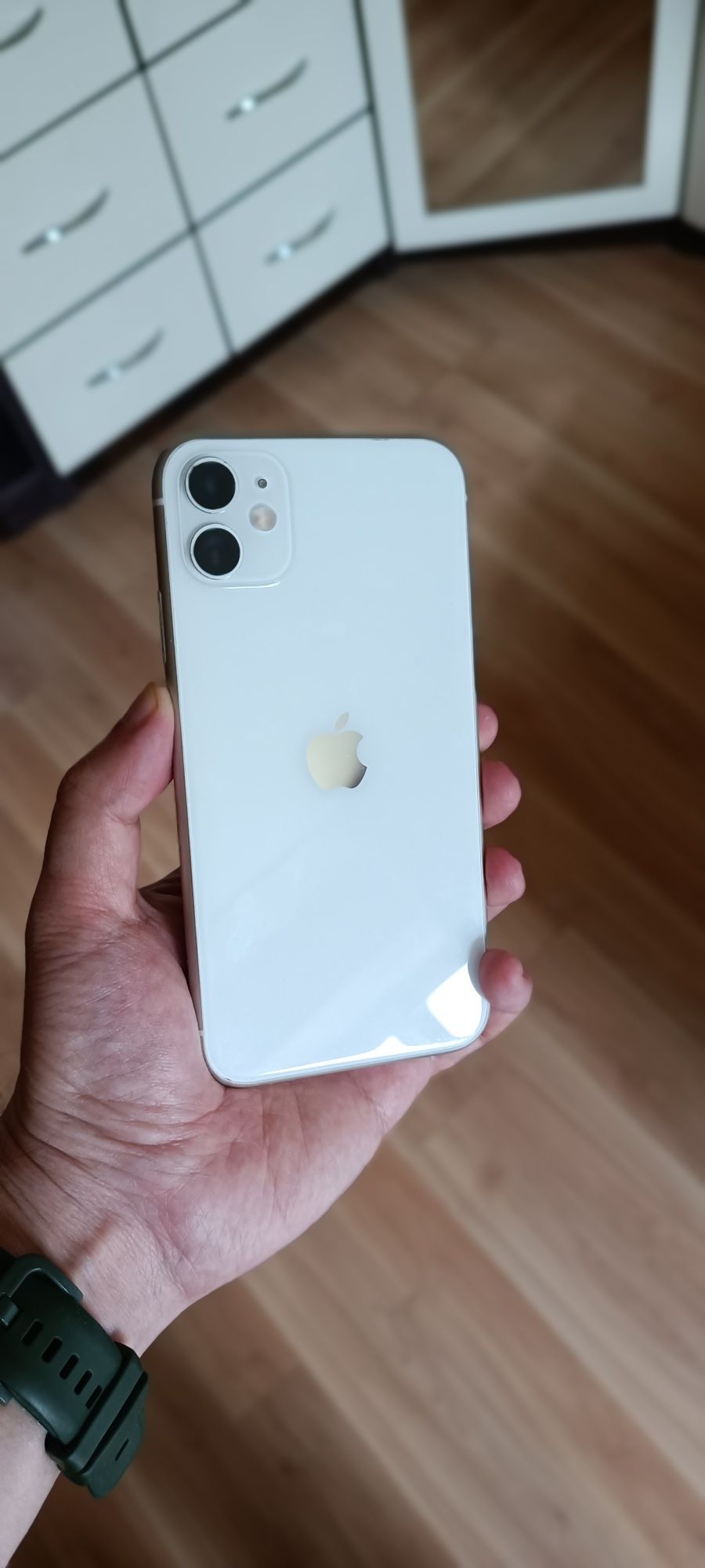 Продам iphone 11