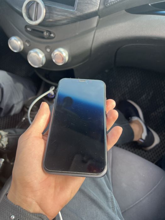 Iphone 11 black ideal