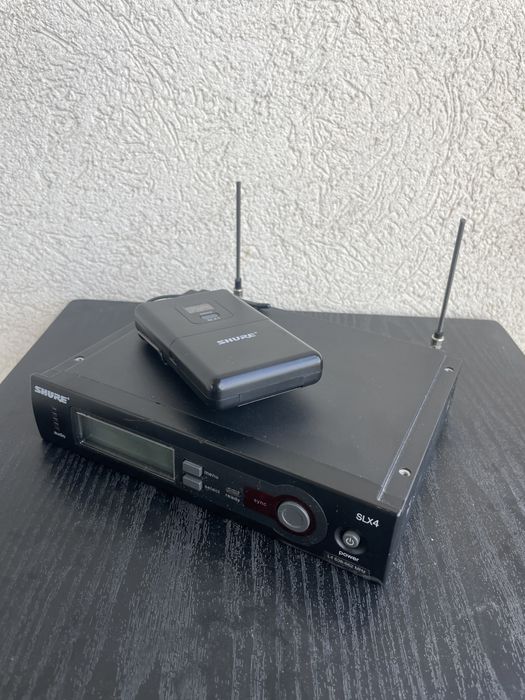 Receiver Shure SLX4 + Transmițător SLX1 (beltpack)