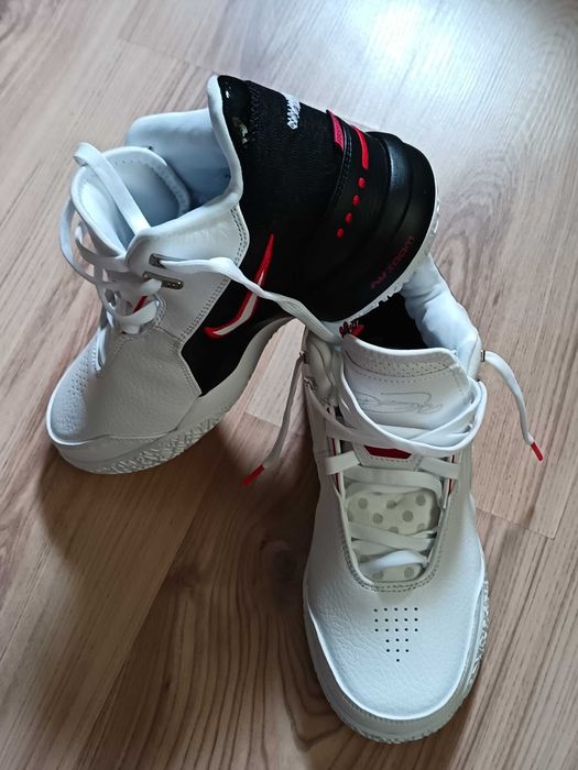 Nike оригинални маратонки 38,5 номер. Нови!