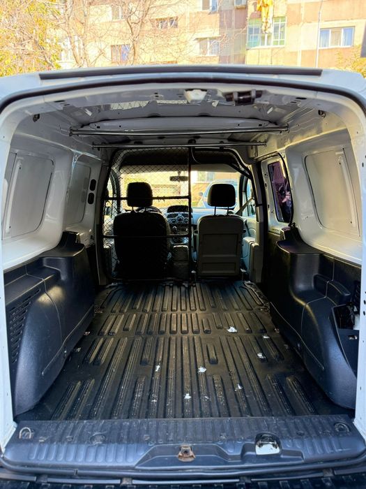 Vând Renault kangoo 2010