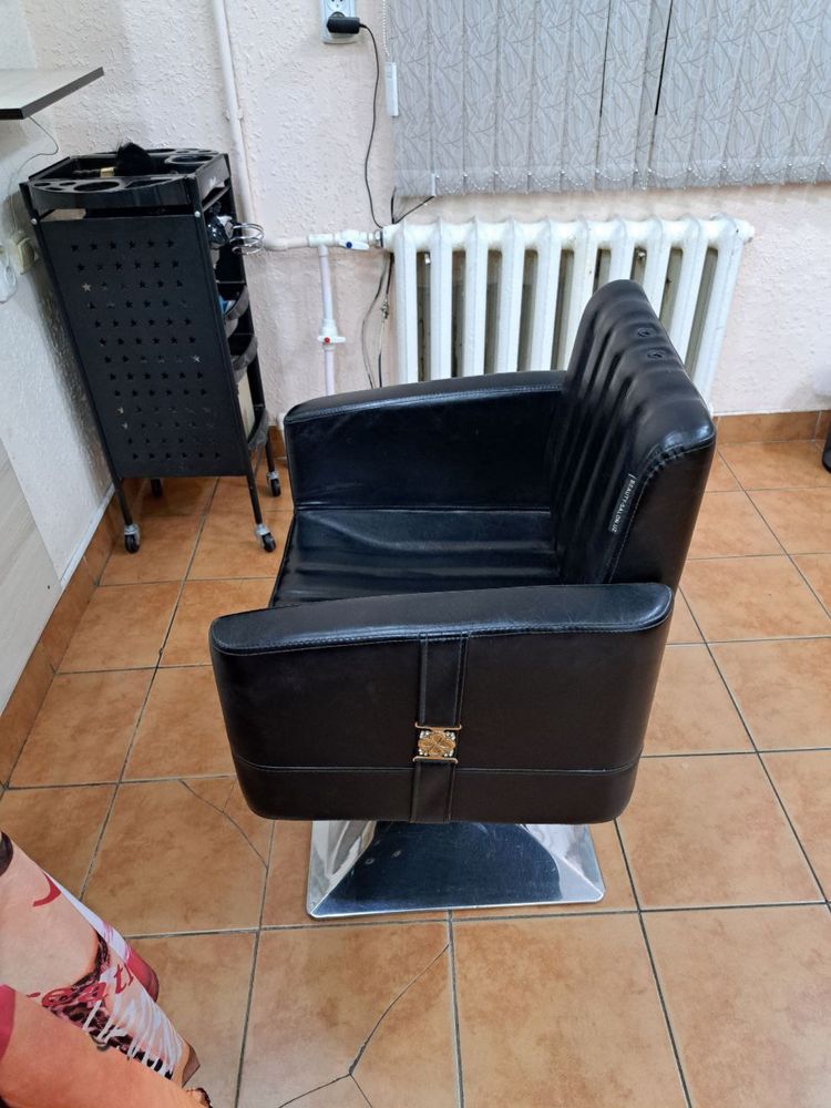 Продаю Б/У мебел и кресло для салона