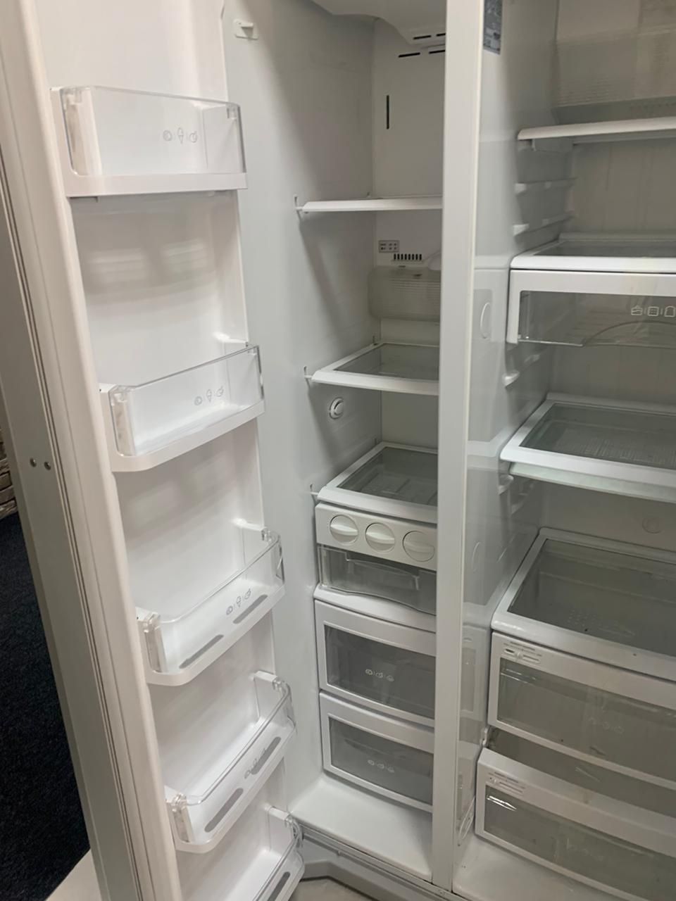 Продам шикарный холодильник