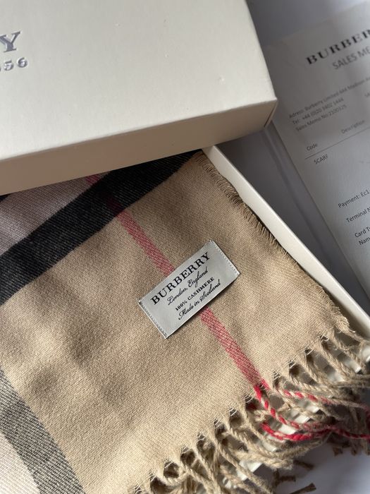 Кашмирен шал в кутия перфектен за подарък *Burb*erry**