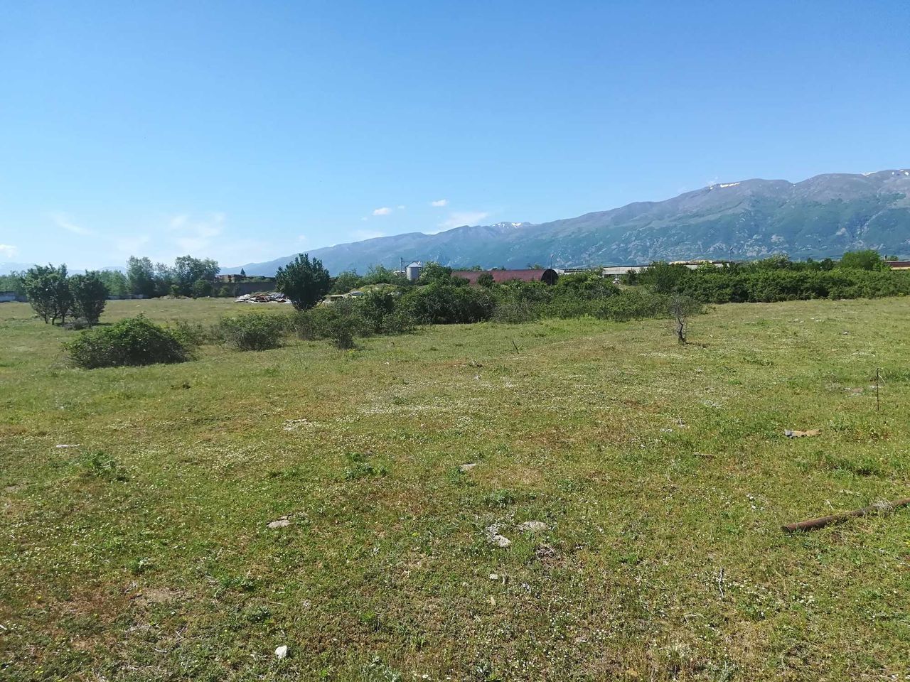 Продава се Парцел в с. Ведраре, Област Пловдив - 28000 кв.м за 8 €/кв.м - Снимка #2