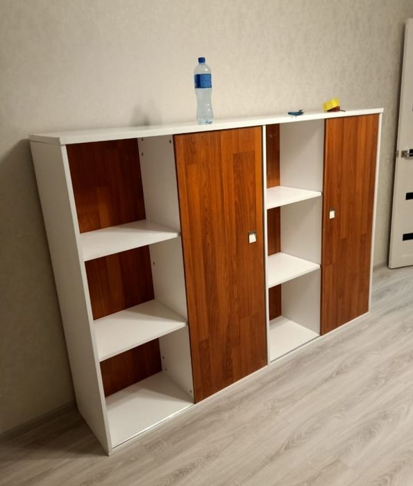 Продам шкаф сервант