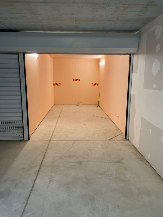 Отдавам гараж под наем