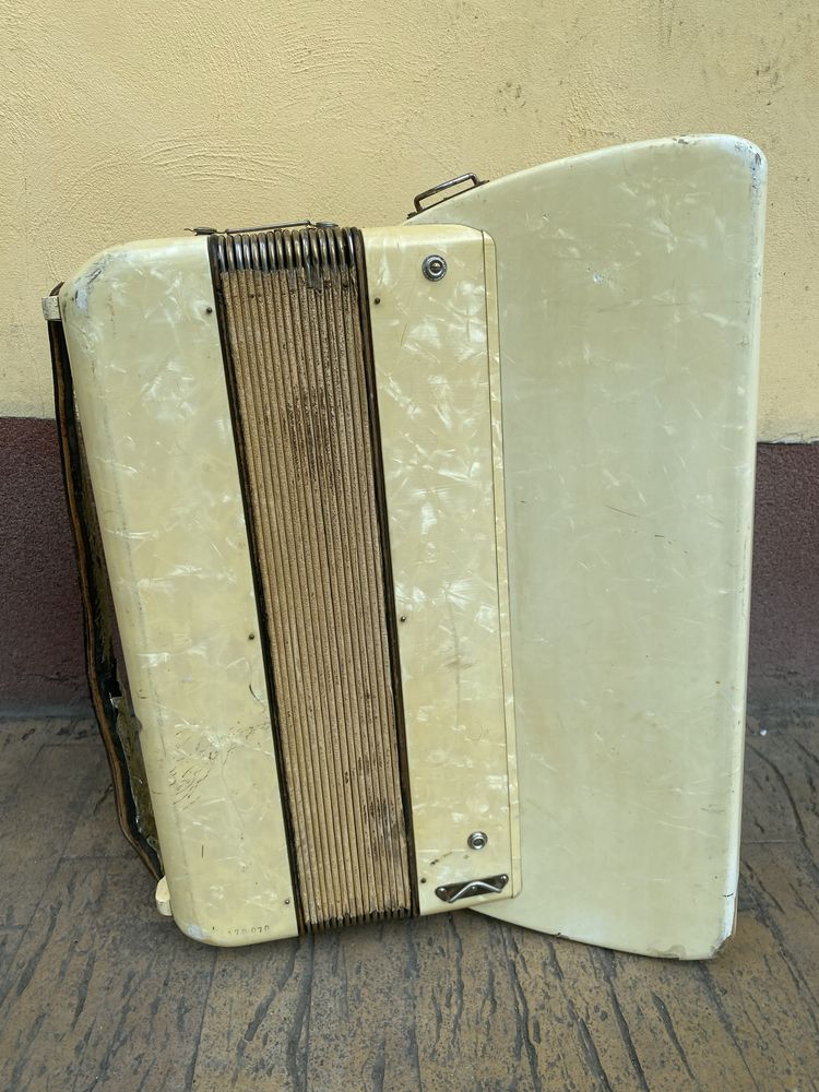 acordeon Hohner Tango 120 basi ( pentru piese )