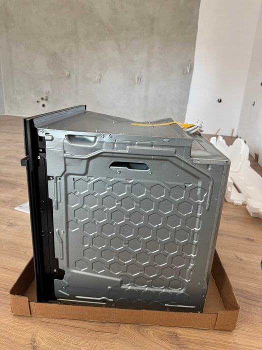 Фурна за вграждане Bosch HBG578EB3