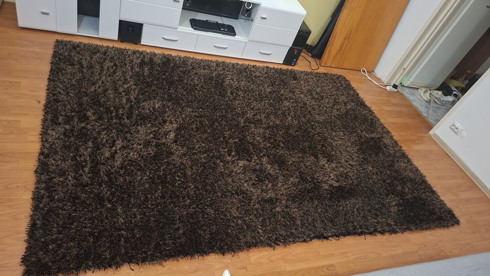 Vand covor fir lung 200/300 negru cu auriu