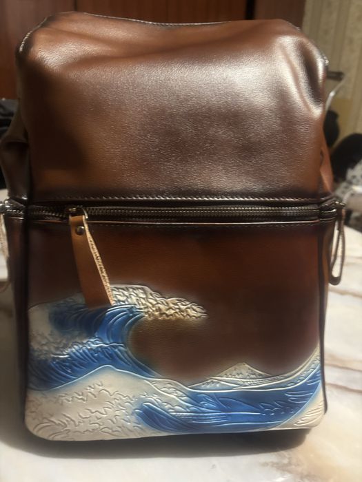 Нова голяма раница пт ест кожа .