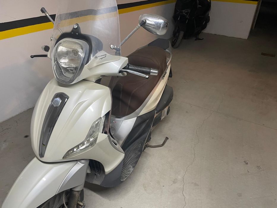Vand scuter PIAGGIO