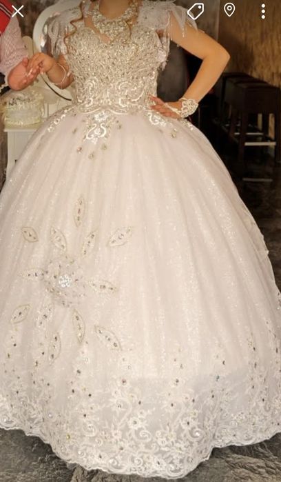 Vând rochiță de mireasa