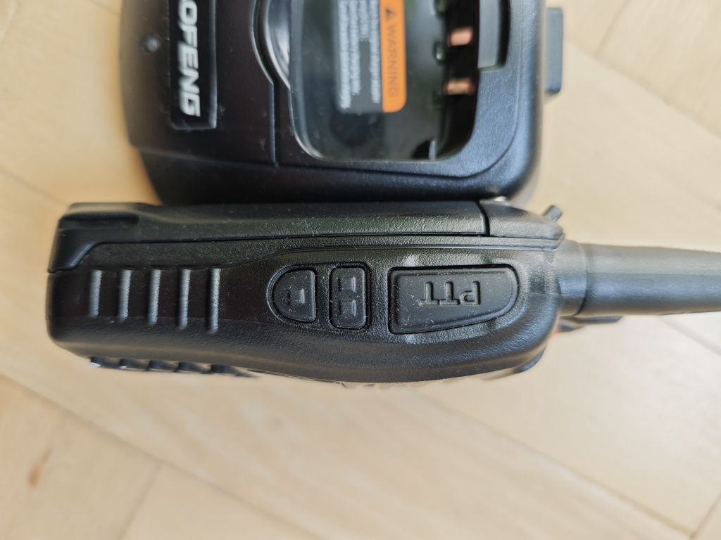 Продавам радиостанция, уоки токи Baofeng UV-B5.