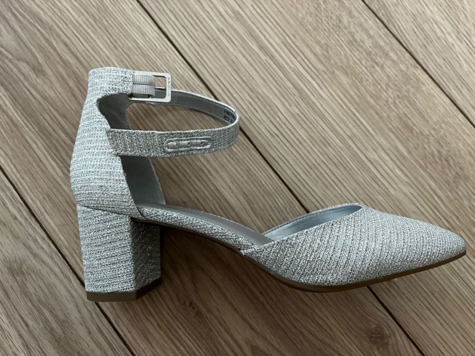 Pantofi cu toc mic