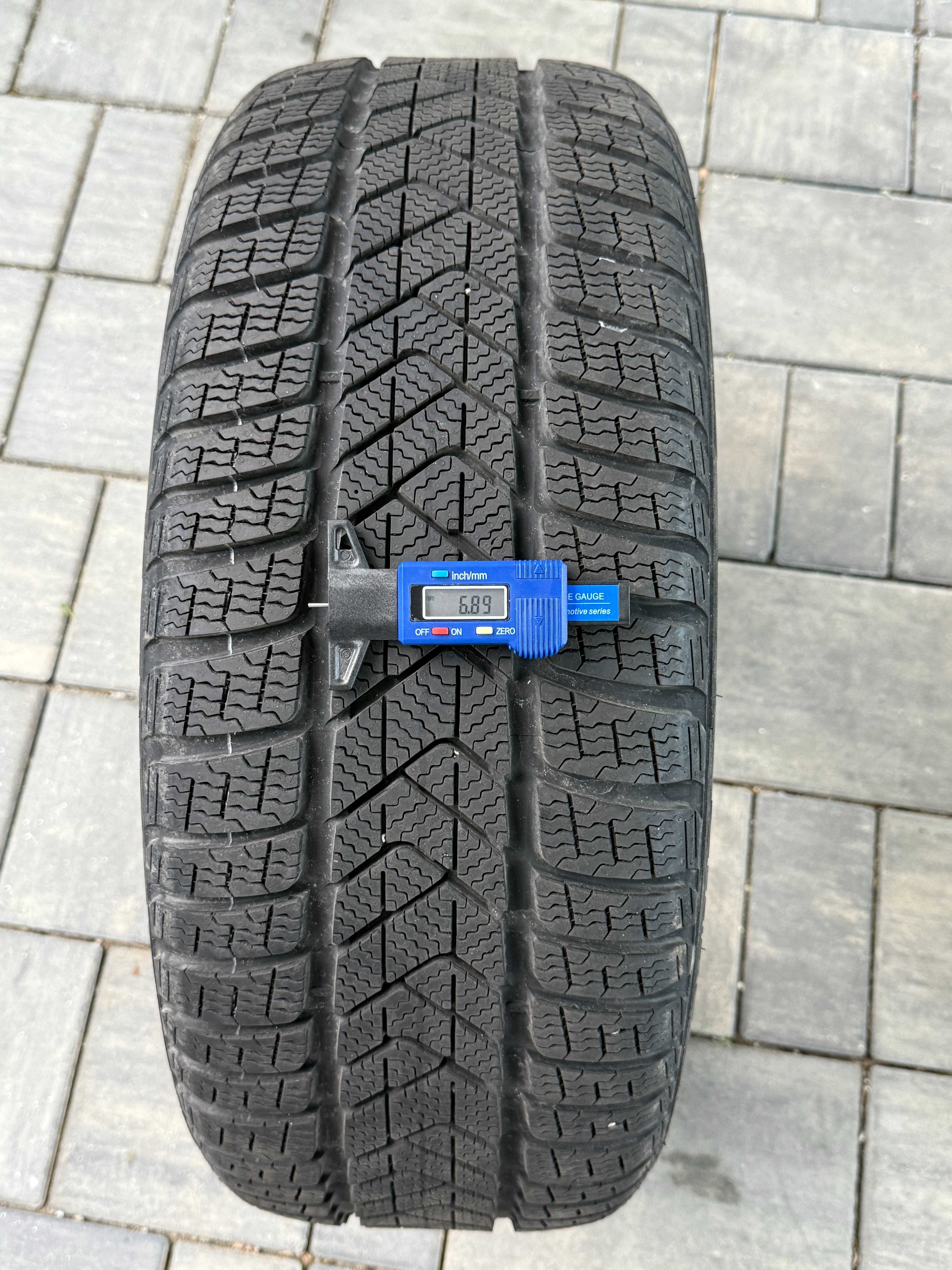 Anvelope de iarnă second-hand PIRELLI SOTTOZERO 3 RunFlat 225/45 R17